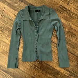 Women’s green tie front collared sweat NWT sz large